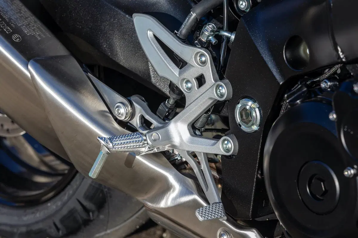 Suzuki GSX-S 950 TEST. Alternativa adulta (13)