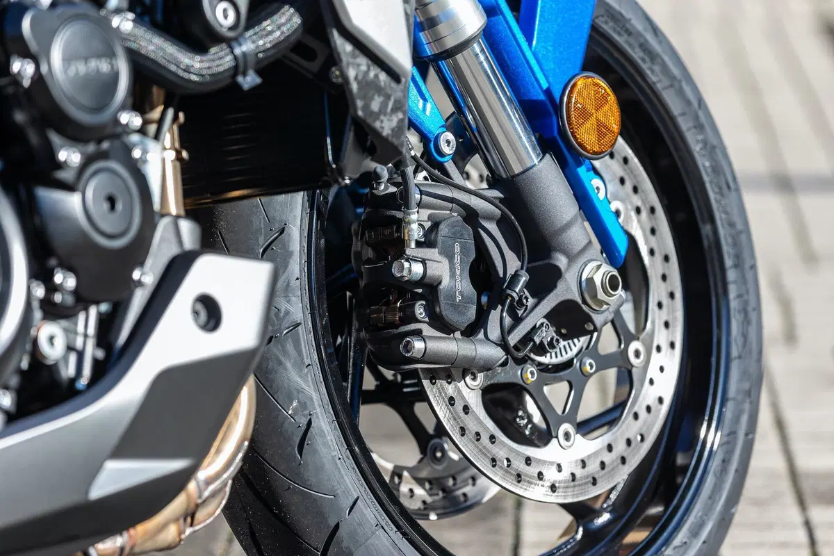 Suzuki GSX-S 950 TEST. Alternativa adulta (3)