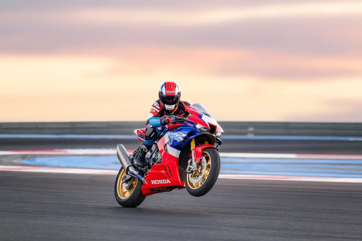 EICMA 2021, le novità: Honda CBR 1000RR-R Fireblade e Fireblade SP (8)