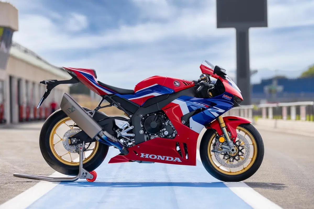 EICMA 2021, le novità: Honda CBR 1000RR-R Fireblade e Fireblade SP (4)