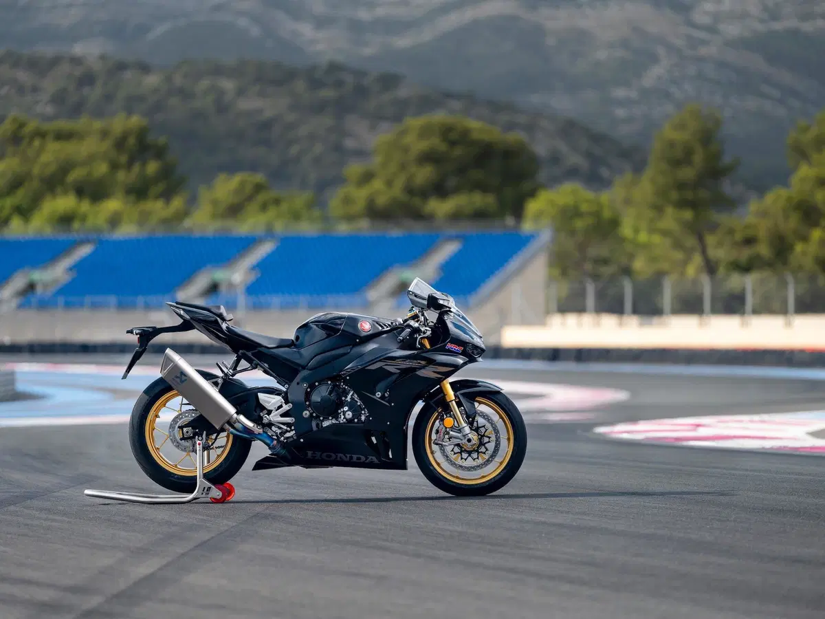 EICMA 2021, le novità: Honda CBR 1000RR-R Fireblade e Fireblade SP (6)