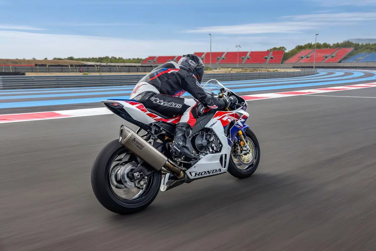 EICMA 2021, le novità: Honda CBR 1000RR-R Fireblade e Fireblade SP (9)