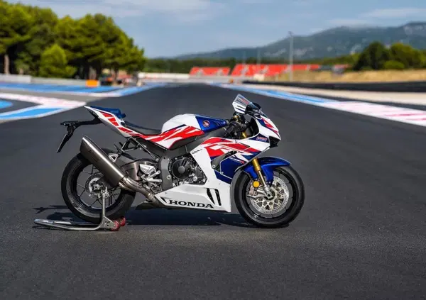 EICMA 2021, le novità: Honda CBR 1000RR-R Fireblade e Fireblade SP