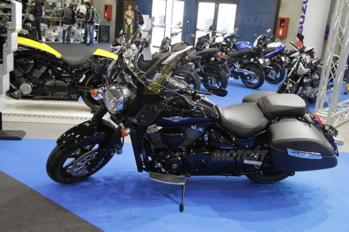 Motor Bike Expo. Suzuki protagonista con V-Strom 1000 e Intruder 1800 (5)