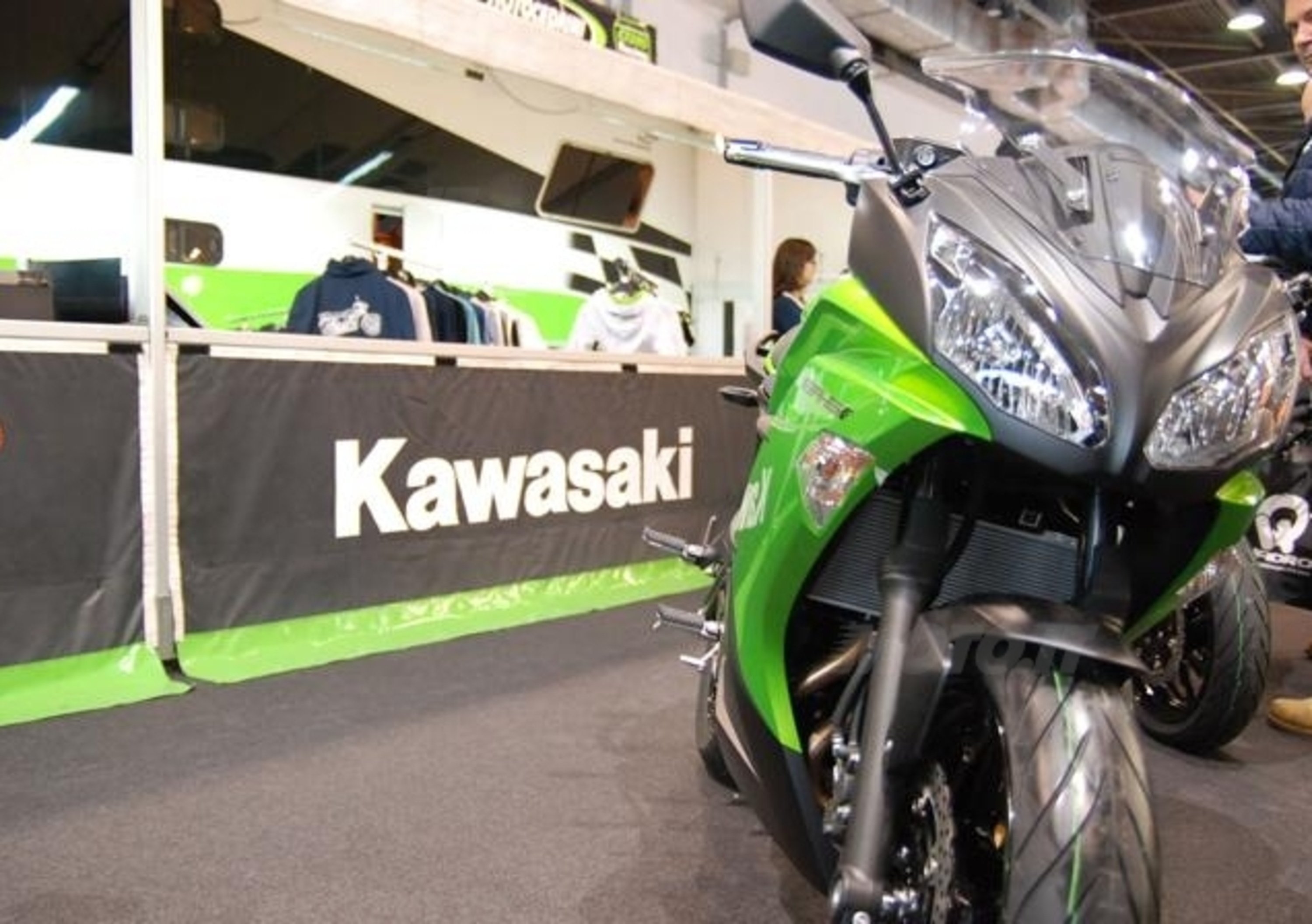 Motor Bike Expo 2014. Kawasaki porta il J300 e stupisce con la Z1000