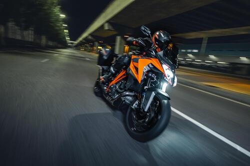 Nuova KTM 1290 SUPER DUKE GT, foto e dati (7)