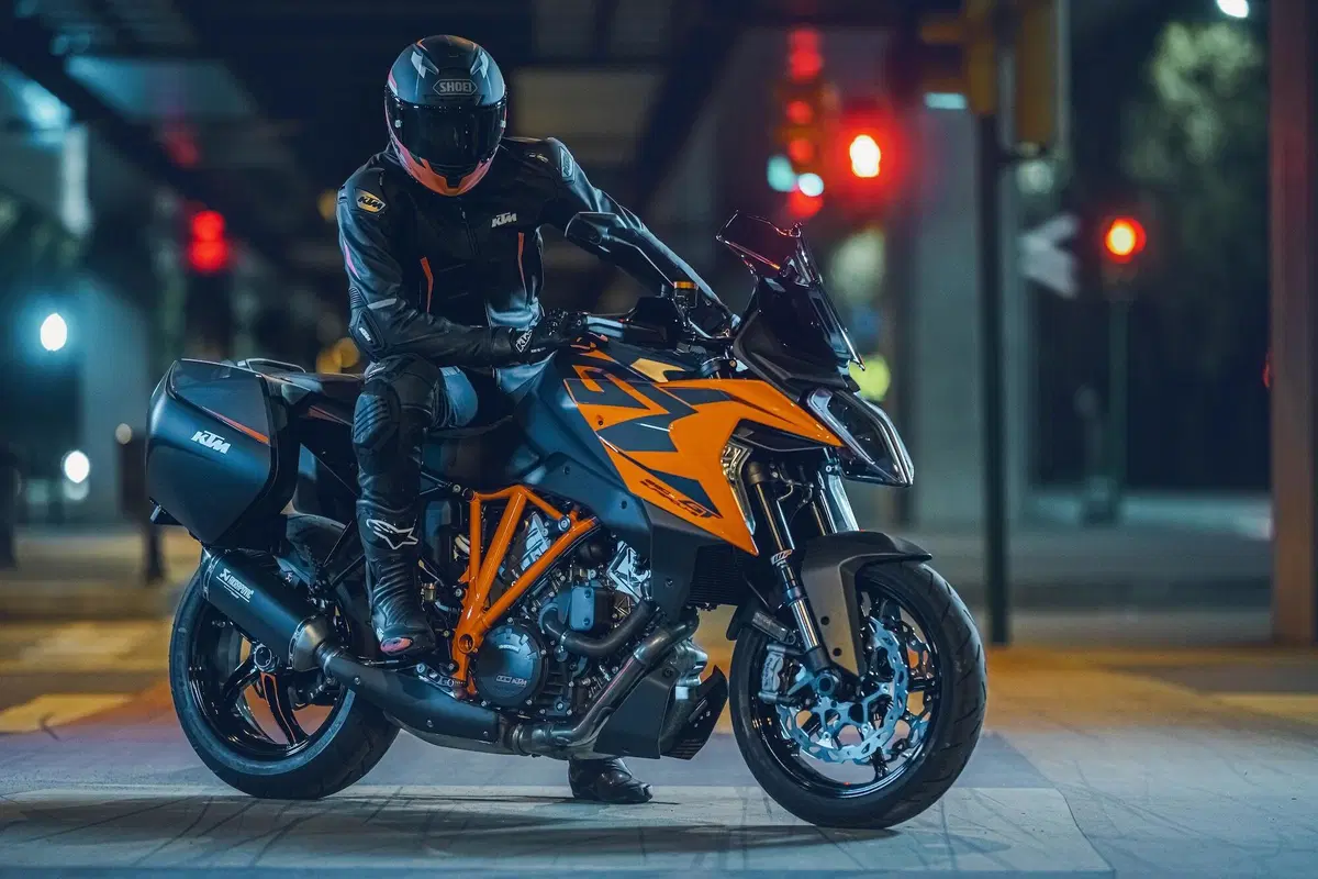 Nuova KTM 1290 SUPER DUKE GT, foto e dati (12)