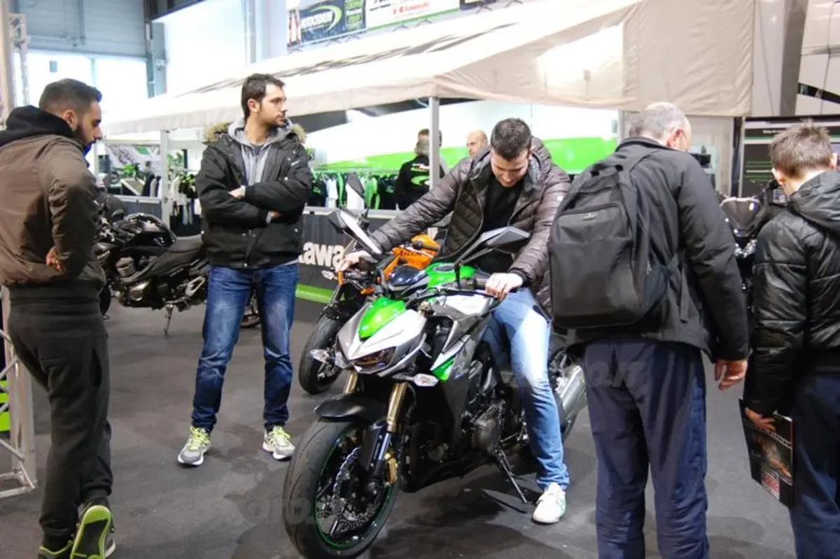 Motor Bike Expo 2014. Kawasaki porta il J300 e stupisce con la Z1000 (3)