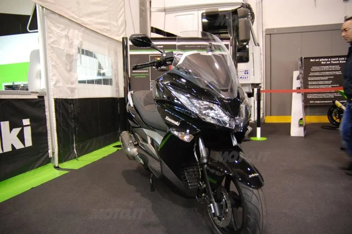 Motor Bike Expo 2014. Kawasaki porta il J300 e stupisce con la Z1000 (6)