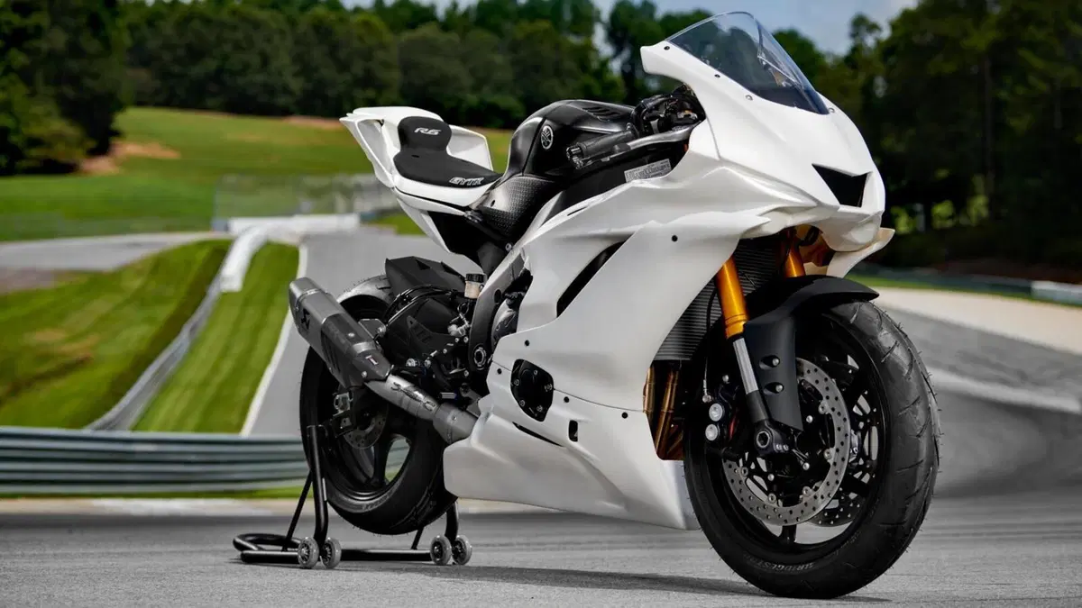 EICMA 2021, le novità: Yamaha YZF-R6 Race e YZF-R6 GYTR (2)