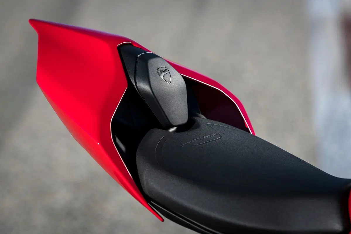 Ducati Streetfighter V2 (4)