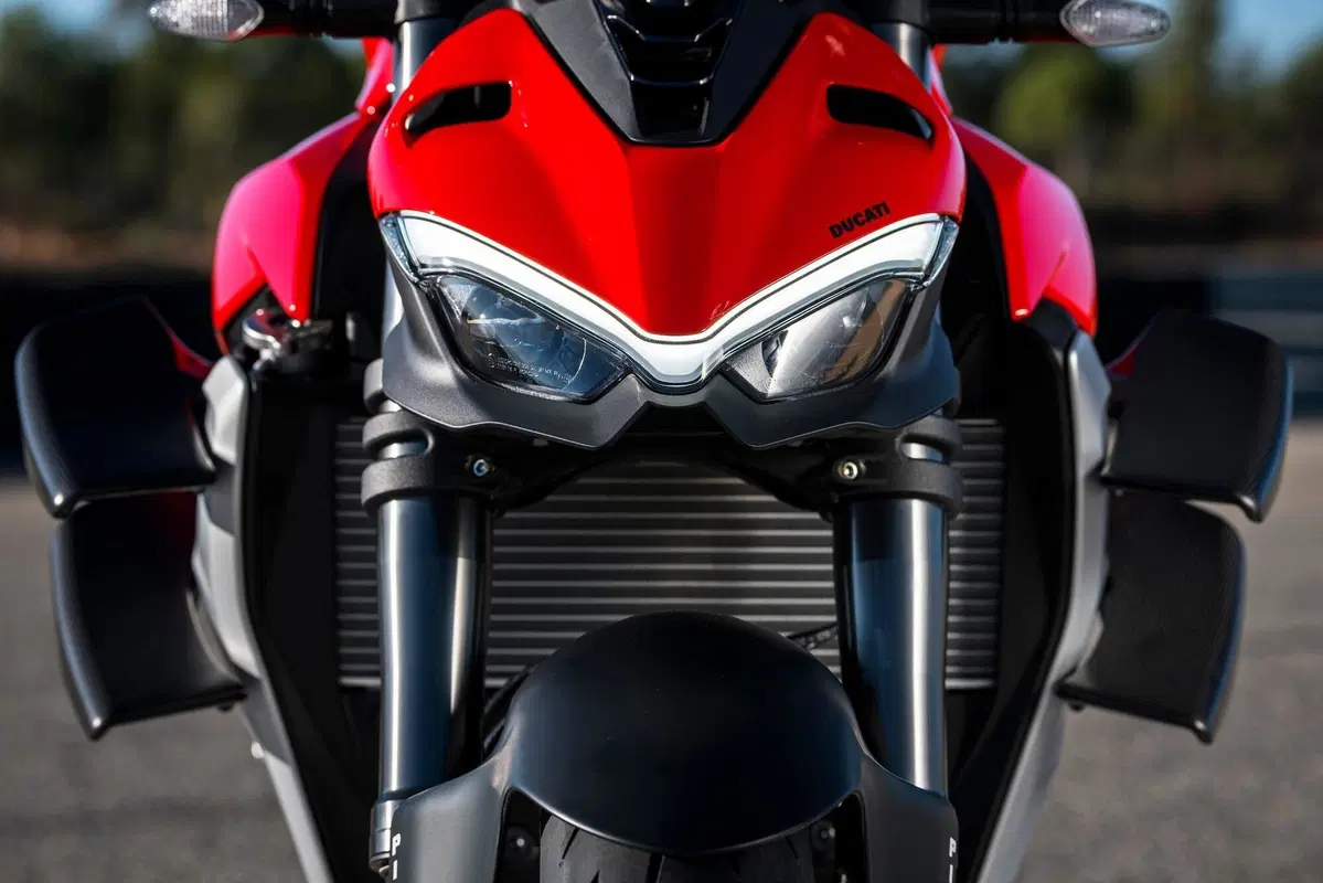Ducati Streetfighter V2 (5)