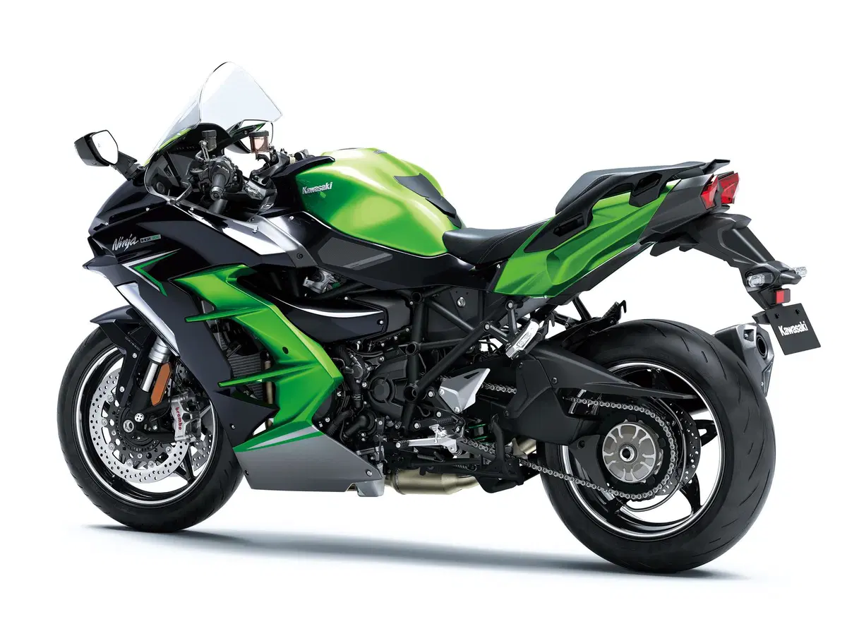 EICMA 2021, le novità: Kawasaki Ninja H2 SX SE 2022 (3)