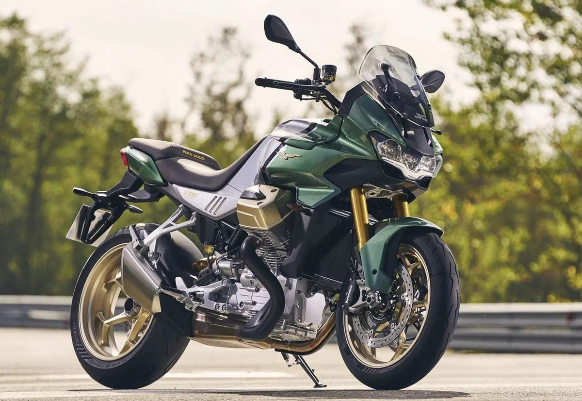 EICMA 2021, le novità: Moto Guzzi V100 Mandello 
