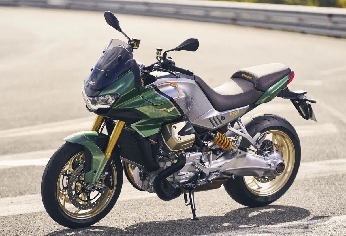 EICMA 2021, le novità: Moto Guzzi V100 Mandello  (2)