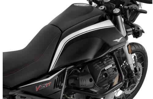 EICMA 2021, le novità: Moto Guzzi V85TT Guardia d'Onore (3)