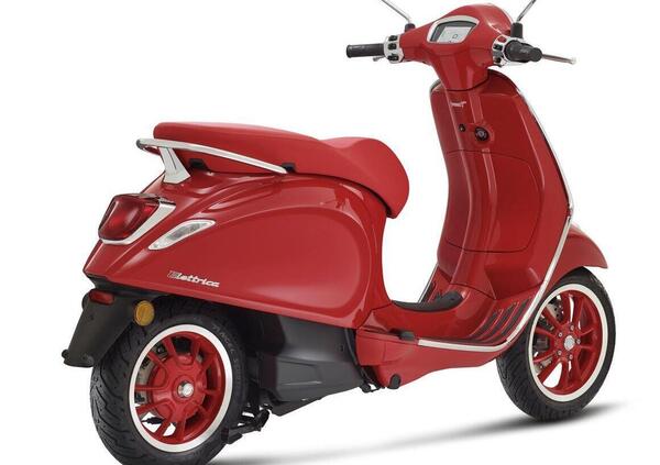 EICMA 2021, le novità: (Vespa Elettrica)RED