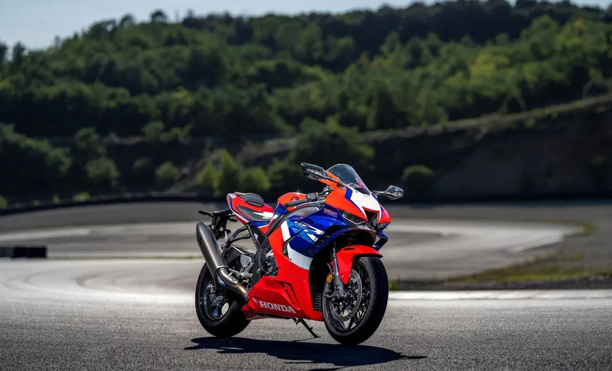 Honda CBR 1000 RR CBR 1000 RR-R Fireblade (2022 - 23) (6)