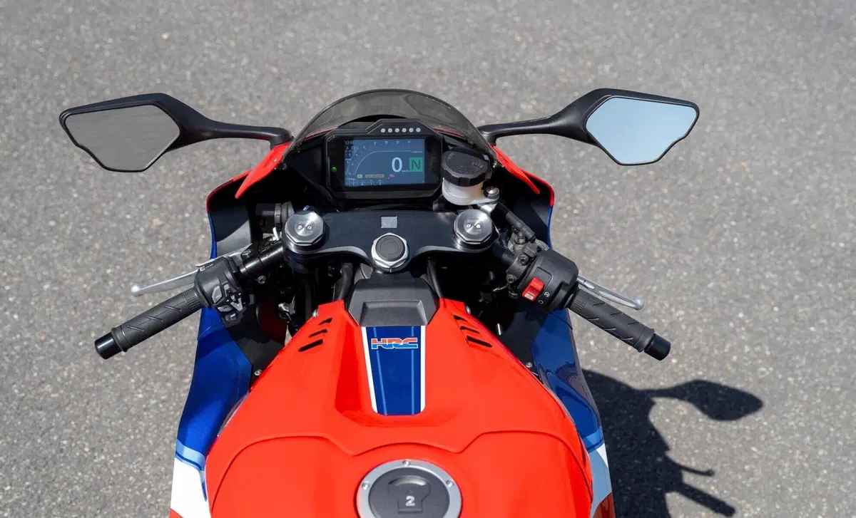 Honda CBR 1000 RR CBR 1000 RR-R Fireblade (2022 - 23) (7)