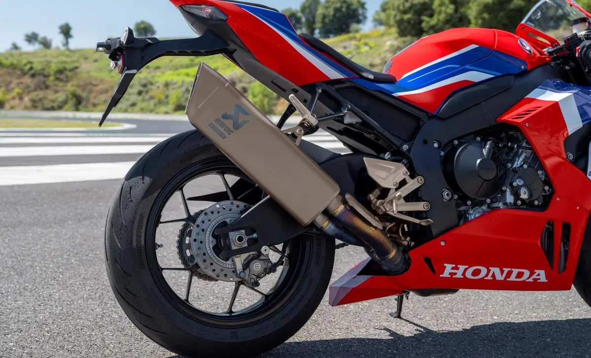 Honda CBR 1000 RR CBR 1000 RR-R Fireblade (2022 - 23) (9)