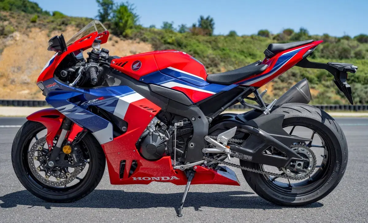 Honda CBR 1000 RR CBR 1000 RR-R Fireblade (2022 - 23) (10)
