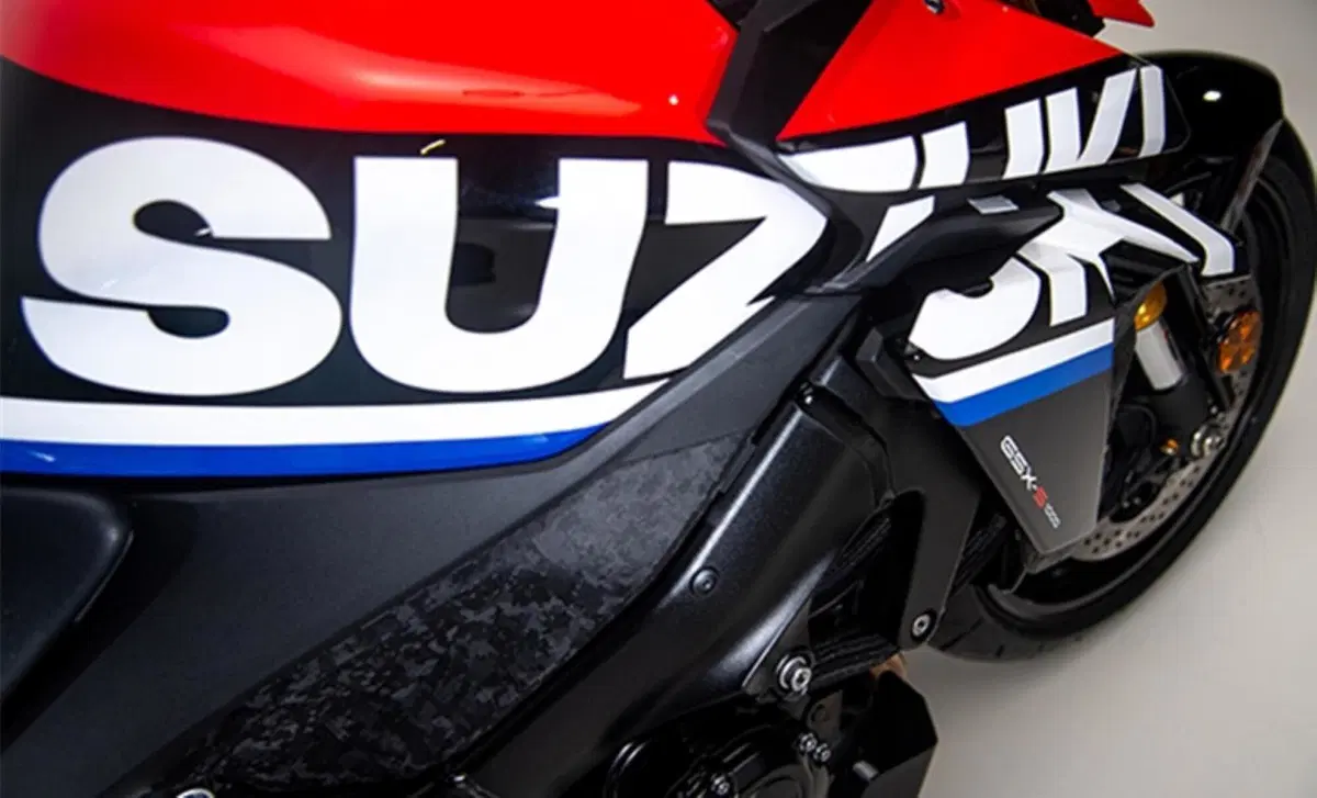 Suzuki GSX-S1000 GSX-S1000 Sert Edition (2022) (3)