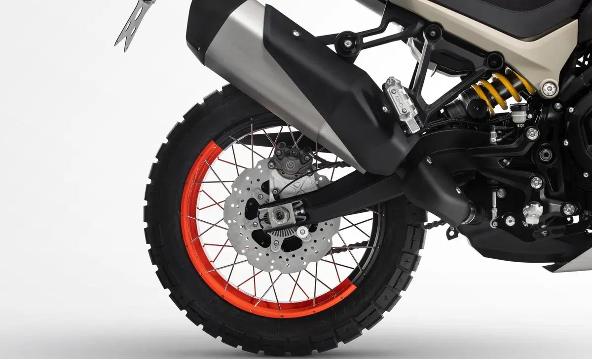 Benelli TRK 800 TRK 800 (2022) (6)