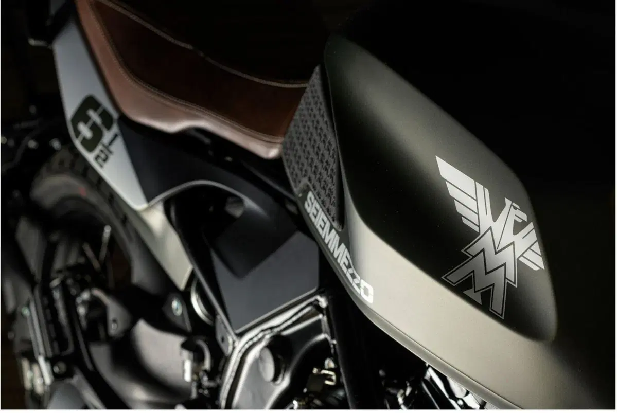 EICMA 2021, le novità: Moto Morini 6 e 1/2 STR e SCR (6)