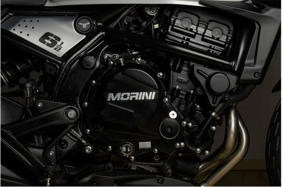 EICMA 2021, le novità: Moto Morini 6 e 1/2 STR e SCR (9)