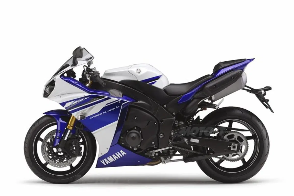 Yamaha R1, nuova colorazione Replica MotoGP (2)