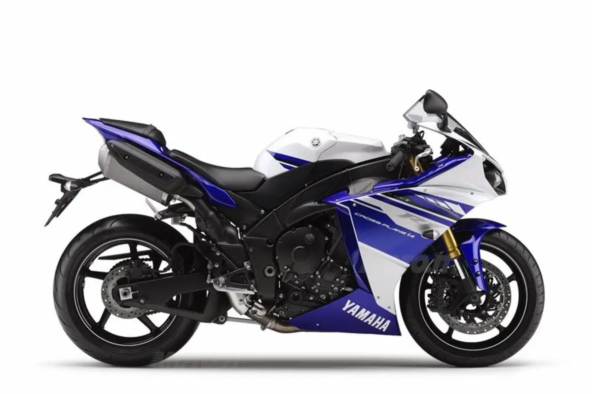 Yamaha R1, nuova colorazione Replica MotoGP (4)