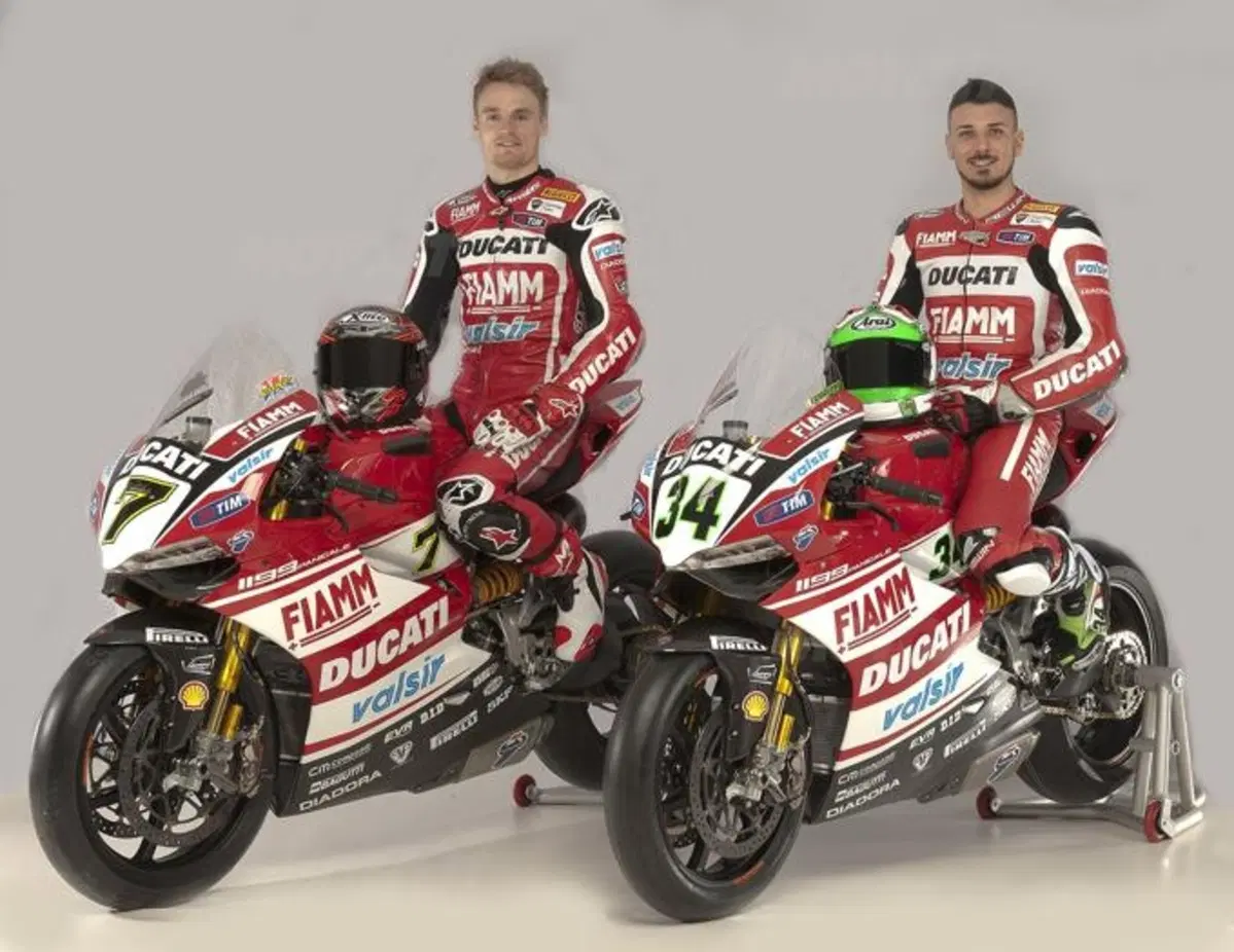 Superbike. Ducati presenta ufficialmente team e piloti 2014 (5)