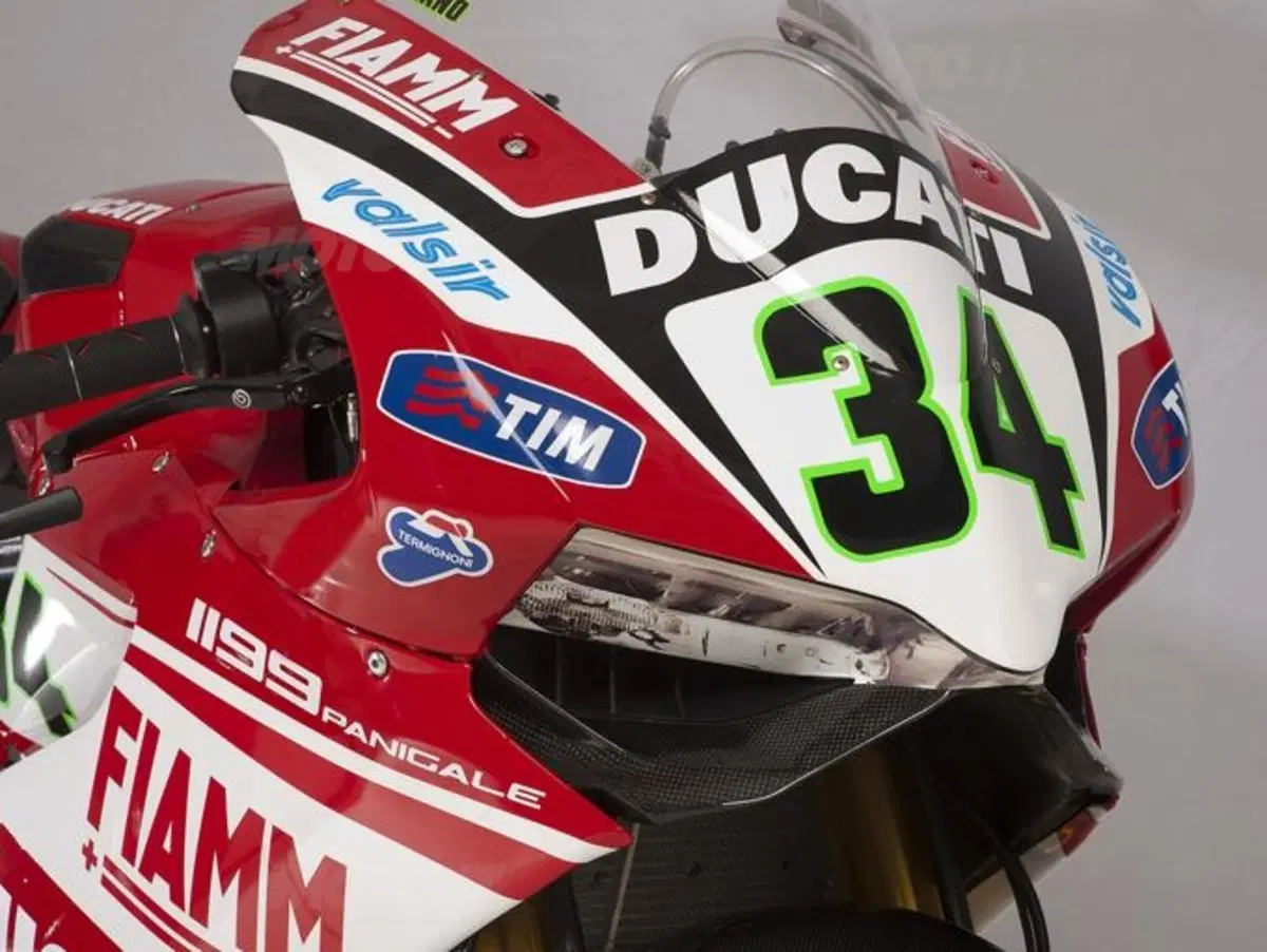 Superbike. Ducati presenta ufficialmente team e piloti 2014 (15)
