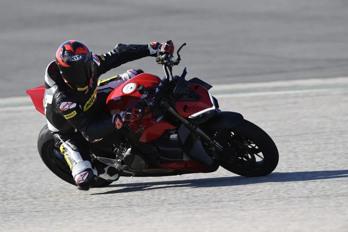 Ducati Streetfighter V2