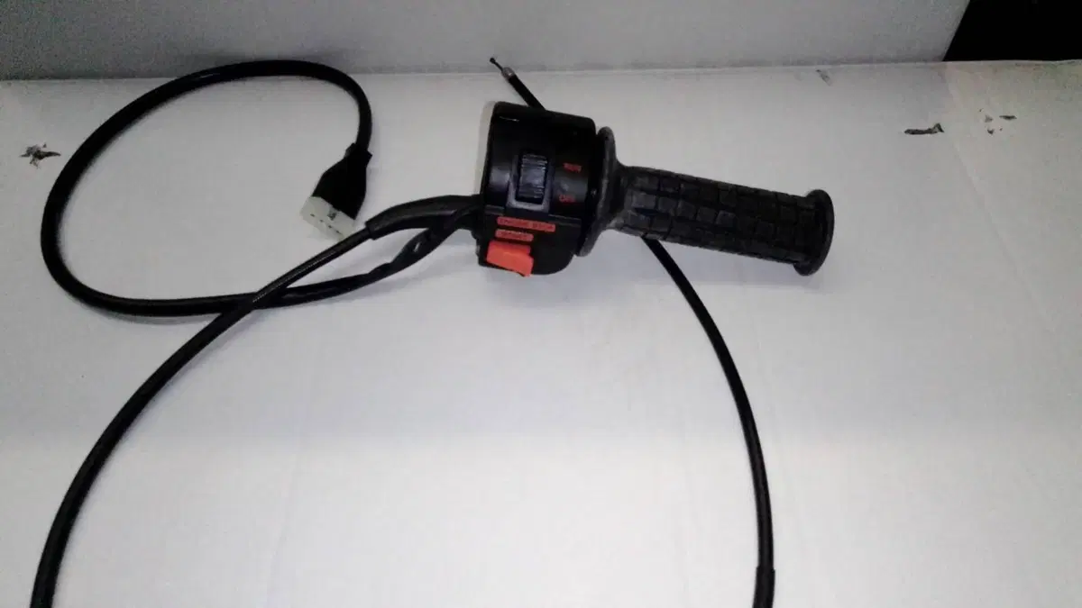 COMANDO GAS CON PULSANTIERA PER APRILIA ETX350