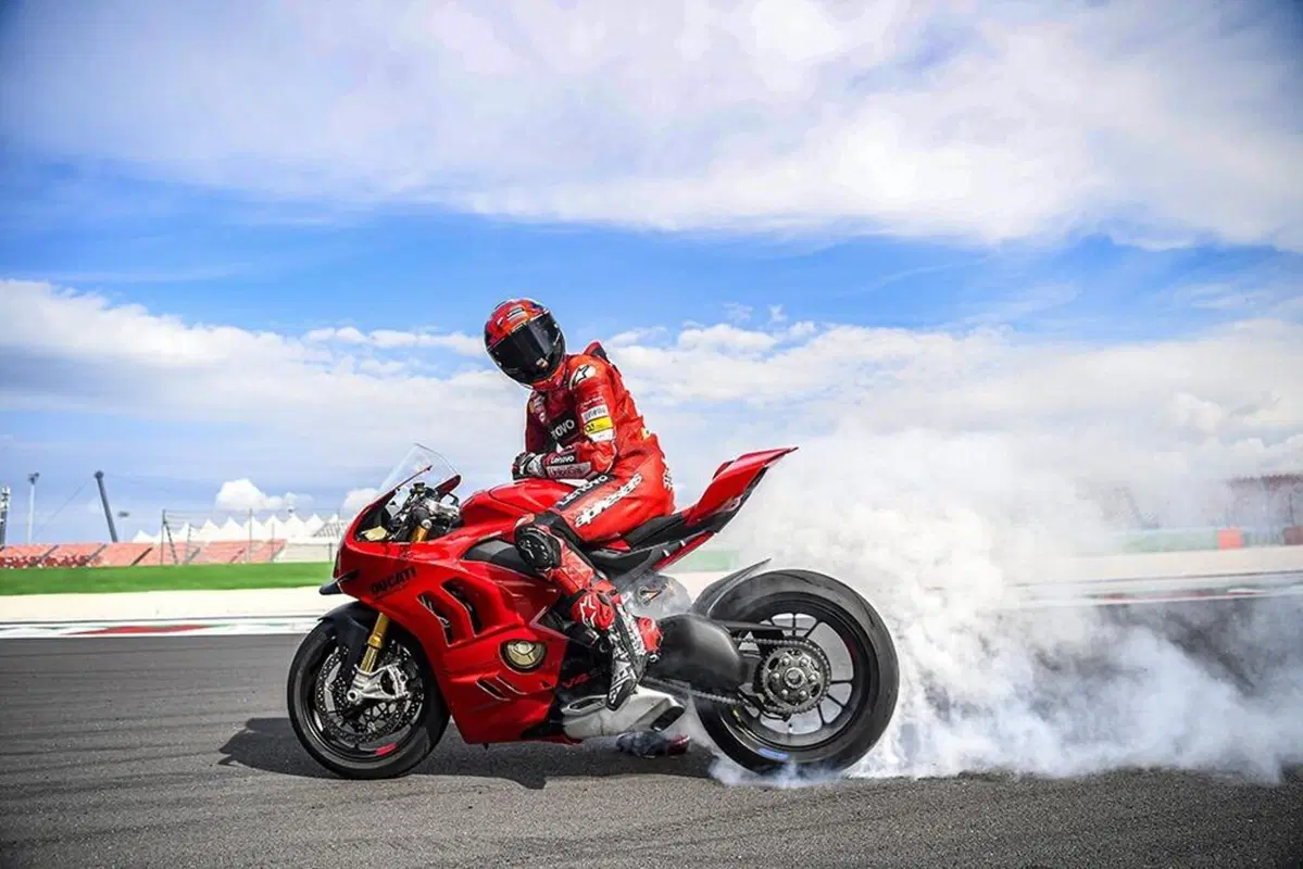 Ducati Panigale V4 e V4S 2022. Dati, prezzi e foto (9)