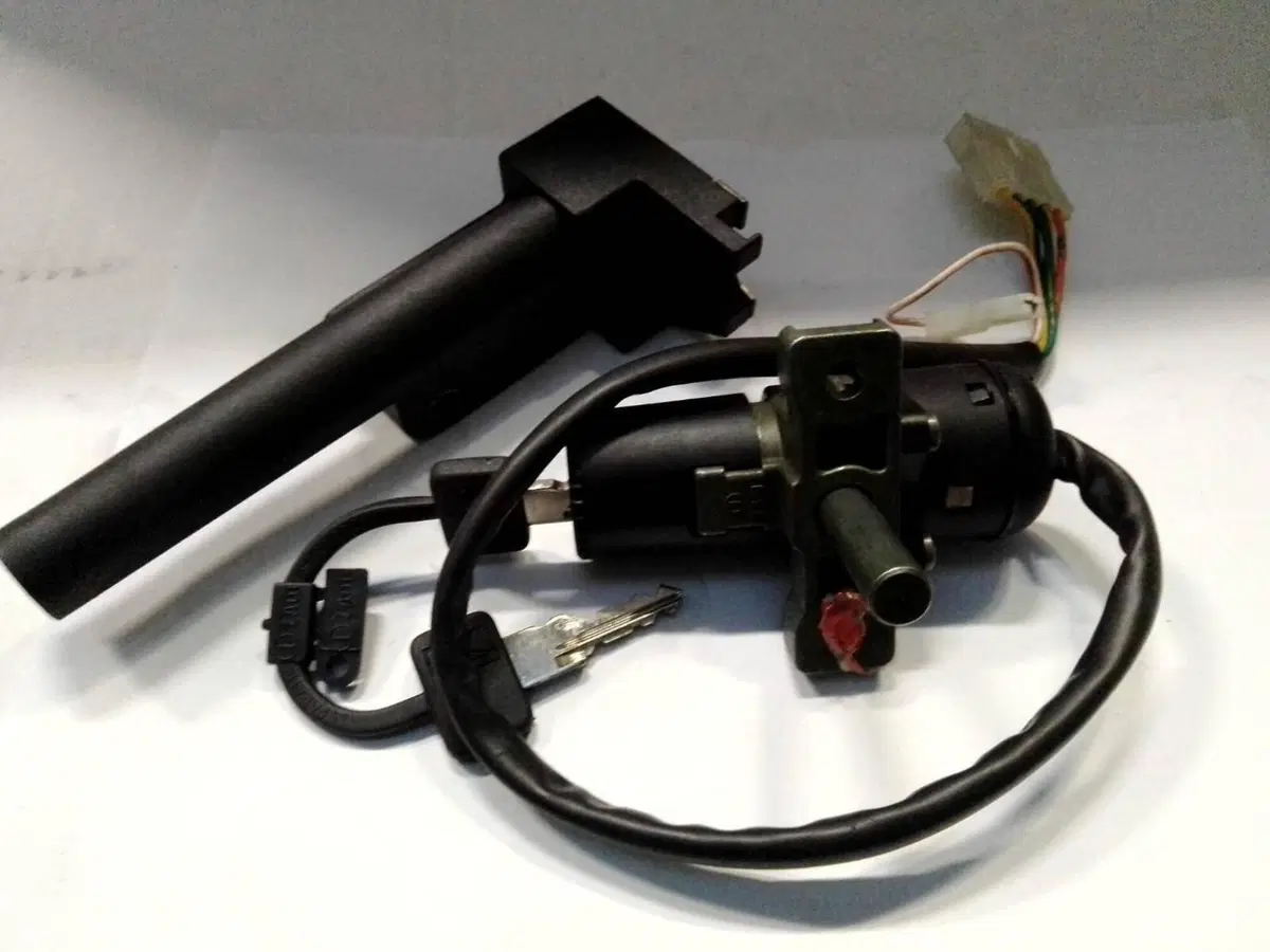 SERIE SERRATURE PER APRILIA SCARABEO 50 AP8201800