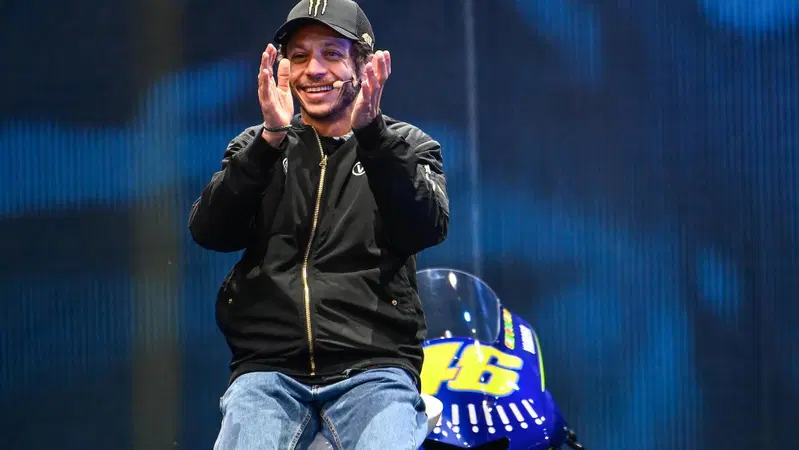 Valentino Rossi a Nico Cereghini: "Ecco come &egrave; cambiata davvero la MotoGP"