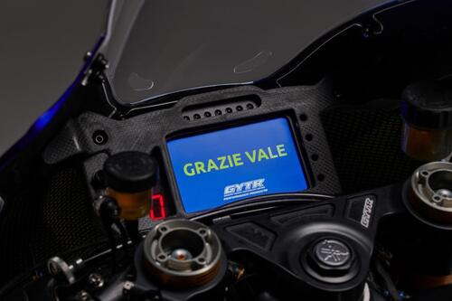 Yamaha R1 GYTR VR46 Tribute. Omaggio a Valentino Rossi (8)