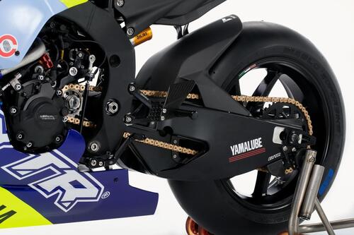 Yamaha R1 GYTR VR46 Tribute. Omaggio a Valentino Rossi (6)