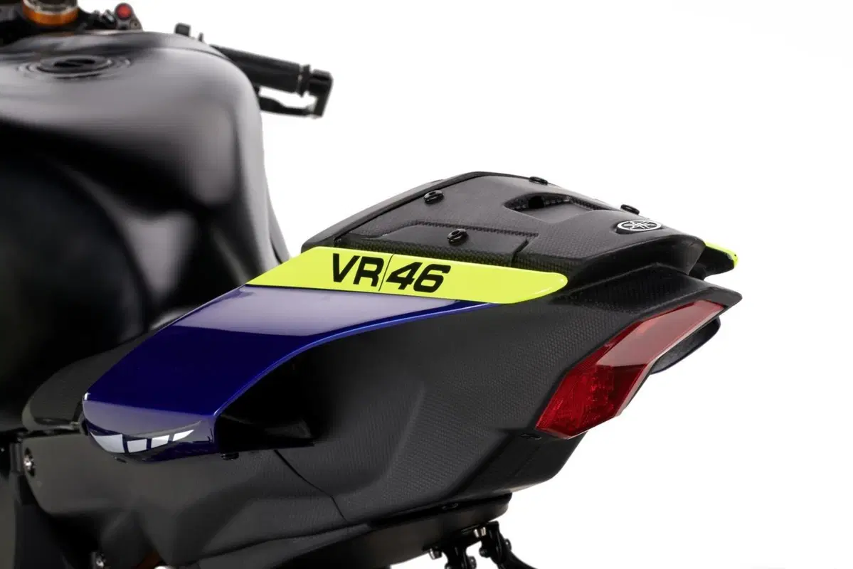Yamaha R1 GYTR VR46 Tribute. Omaggio a Valentino Rossi (11)