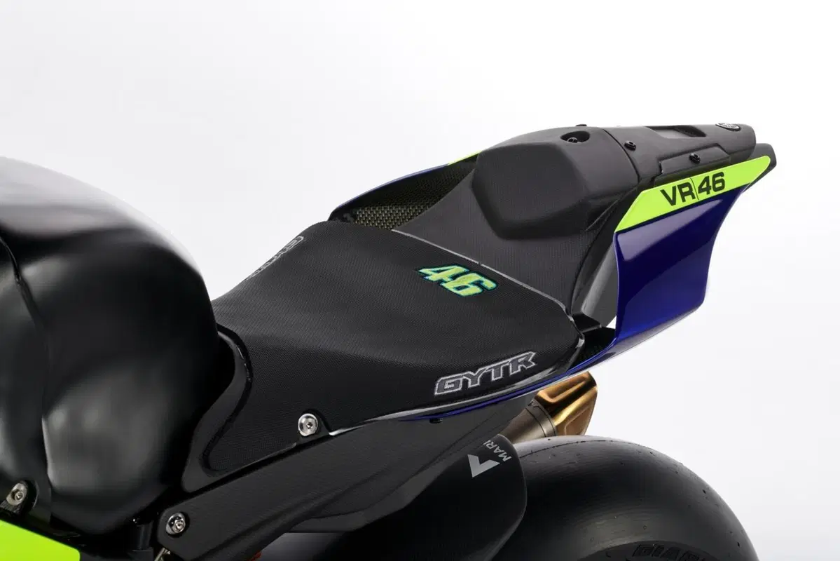 Yamaha R1 GYTR VR46 Tribute. Omaggio a Valentino Rossi (12)