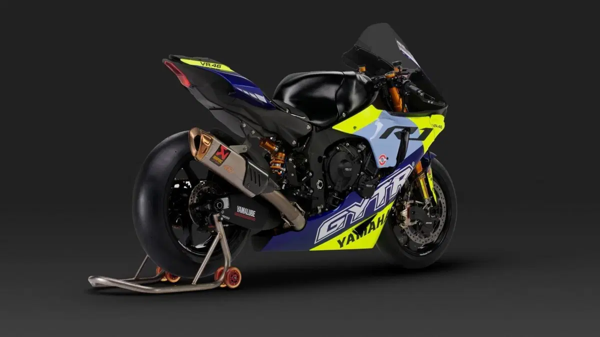 Yamaha R1 GYTR VR46 Tribute. Omaggio a Valentino Rossi (14)