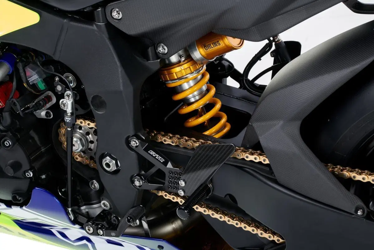 Yamaha R1 GYTR VR46 Tribute. Omaggio a Valentino Rossi (16)
