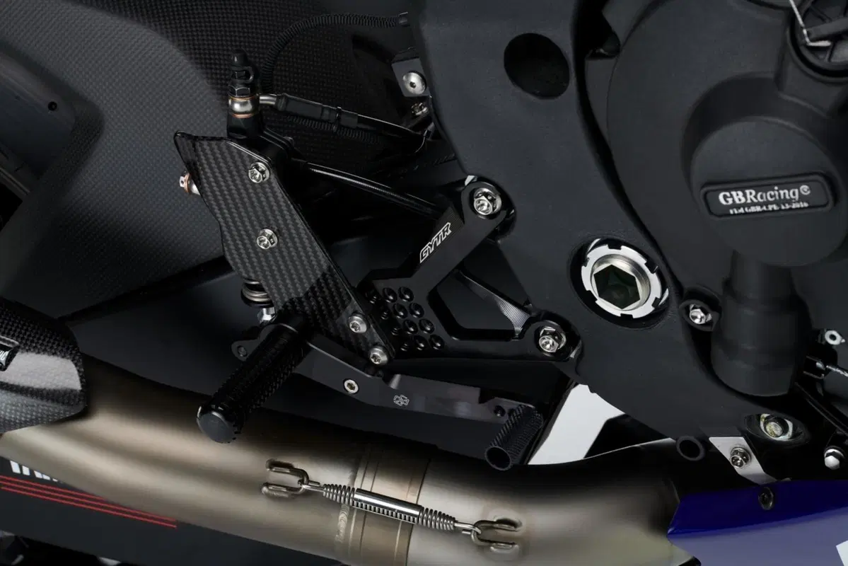 Yamaha R1 GYTR VR46 Tribute. Omaggio a Valentino Rossi (15)