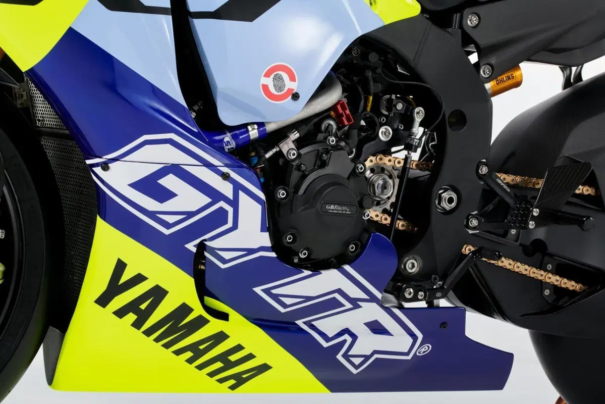 Yamaha R1 GYTR VR46 Tribute. Omaggio a Valentino Rossi (18)