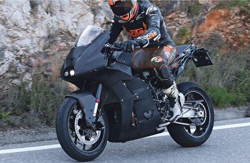 KTM RC8 (990?), una supersportiva tutta nuova. [Foto Spia]