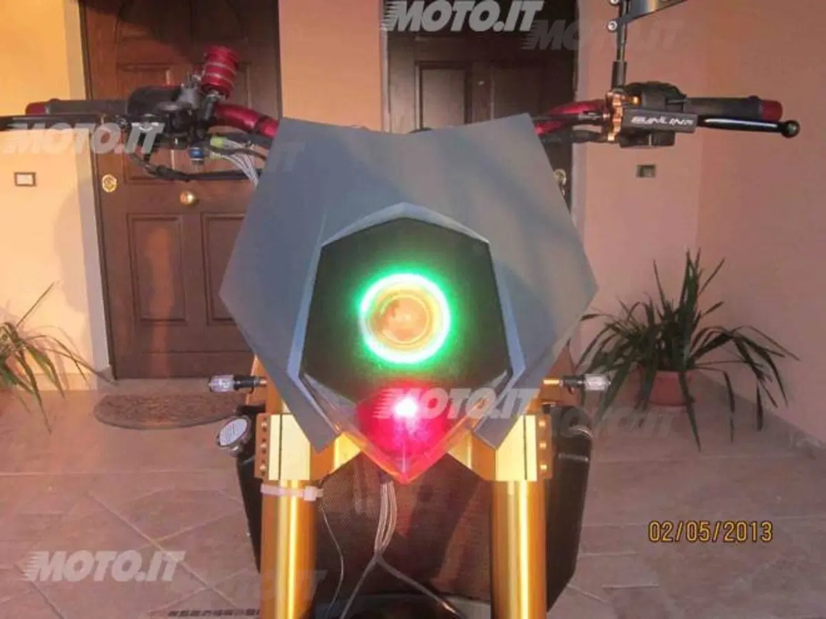 Le Strane di Moto.it: Yamaha R6 naked (2)