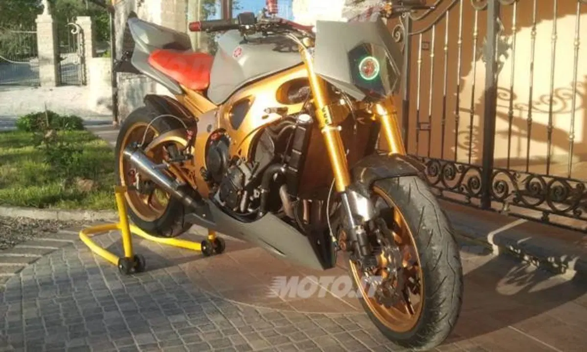Le Strane di Moto.it: Yamaha R6 naked (4)