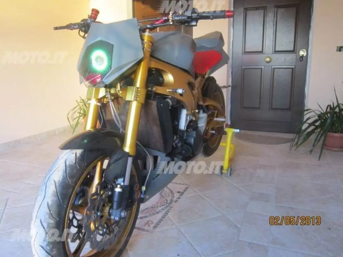 Le Strane di Moto.it: Yamaha R6 naked (5)